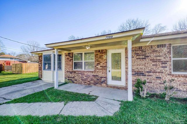 7599 Woods Rd, Pensacola, FL 32526