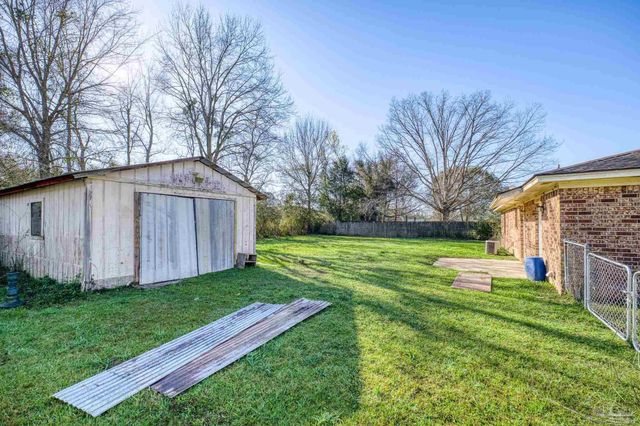 7599 Woods Rd, Pensacola, FL 32526