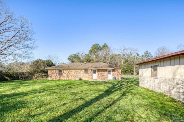 7599 Woods Rd, Pensacola, FL 32526