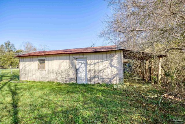 7599 Woods Rd, Pensacola, FL 32526