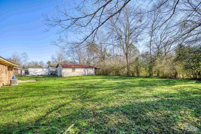 7599 Woods Rd, Pensacola, FL 32526