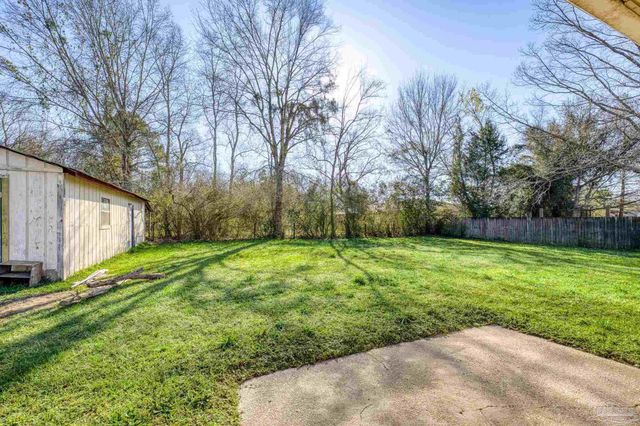 7599 Woods Rd, Pensacola, FL 32526