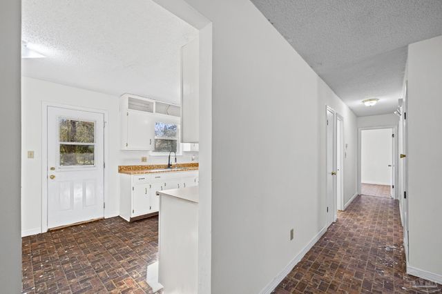 7599 Woods Rd, Pensacola, FL 32526