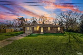 7599 Woods Rd, Pensacola, FL 32526