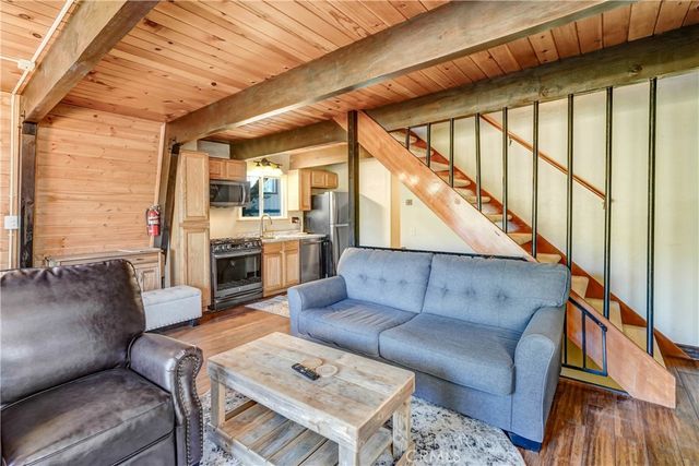 28673 Manitoba, Lake Arrowhead, CA 92352