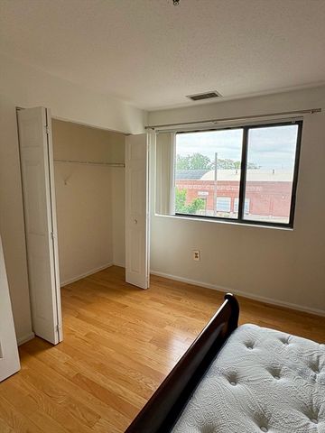 3920 Mystic Valley Pkwy 206, Medford, MA 02155