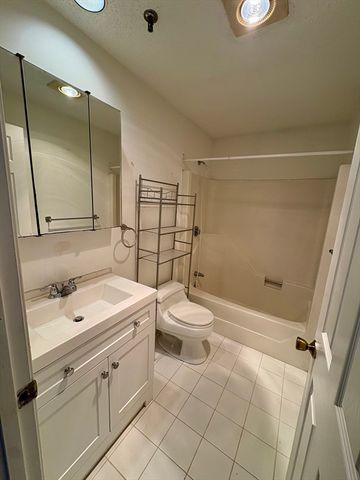 3920 Mystic Valley Pkwy 206, Medford, MA 02155