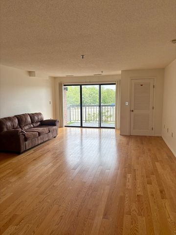 3920 Mystic Valley Pkwy 206, Medford, MA 02155