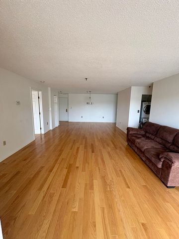 3920 Mystic Valley Pkwy 206, Medford, MA 02155