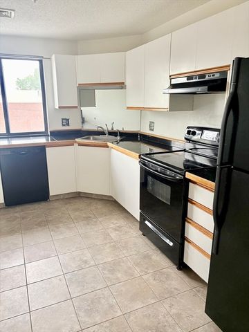3920 Mystic Valley Pkwy 206, Medford, MA 02155