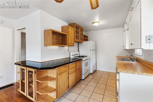 1527 W Cheyenne Road, Colorado Springs, CO 80906