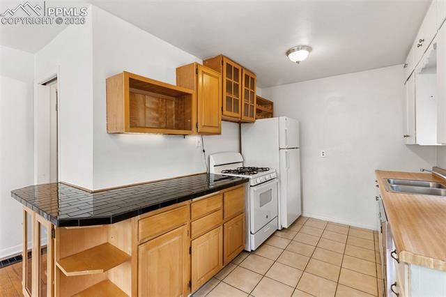 1527 W Cheyenne Road, Colorado Springs, CO 80906