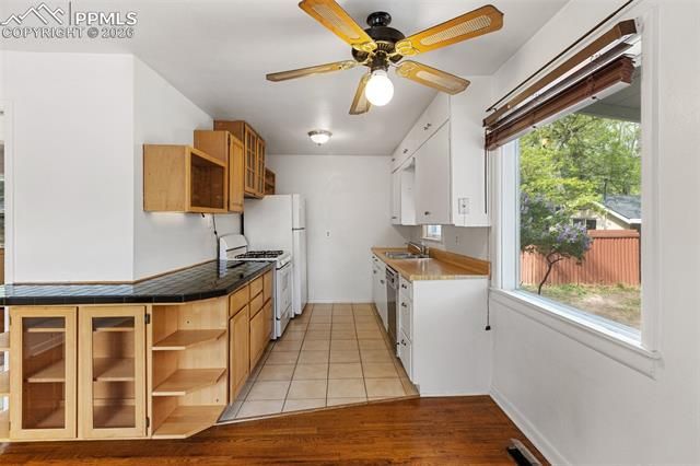 1527 W Cheyenne Road, Colorado Springs, CO 80906