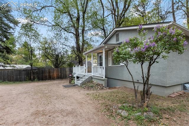 1527 W Cheyenne Road, Colorado Springs, CO 80906