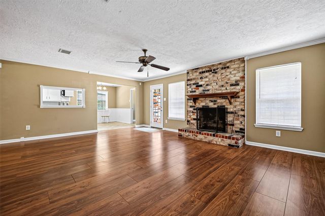 560 Savannah Park, Conroe, TX 77302