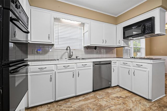 560 Savannah Park, Conroe, TX 77302