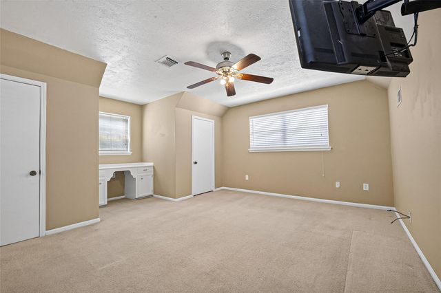 560 Savannah Park, Conroe, TX 77302