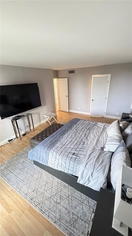 100 Bayview Dr 306, Sunny Isles Beach, FL 33160