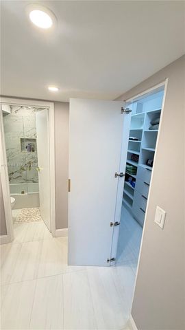 100 Bayview Dr 306, Sunny Isles Beach, FL 33160