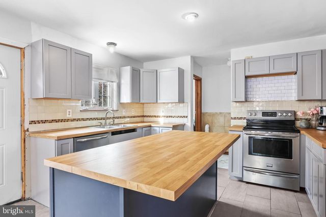 2247 REO DR, Effort, PA 18330