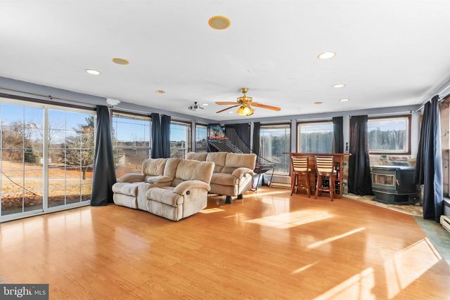 2247 REO DR, Effort, PA 18330