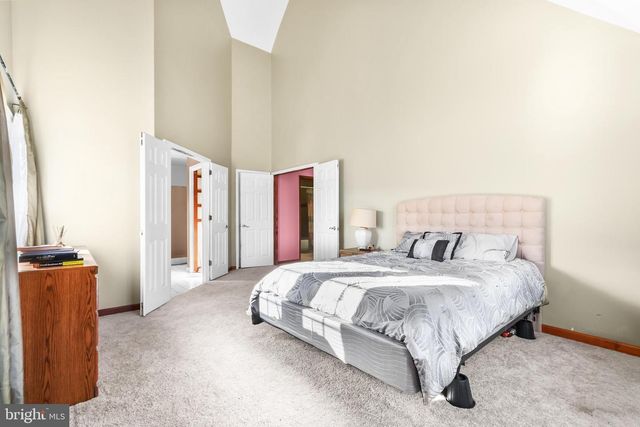 2247 REO DR, Effort, PA 18330