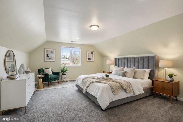 2247 REO DR, Effort, PA 18330