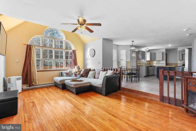 2247 REO DR, Effort, PA 18330