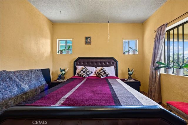 707 W 49th Street, Los Angeles, CA 90037