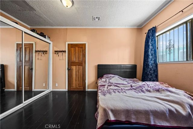707 W 49th Street, Los Angeles, CA 90037