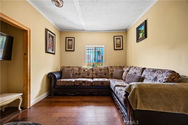 707 W 49th Street, Los Angeles, CA 90037