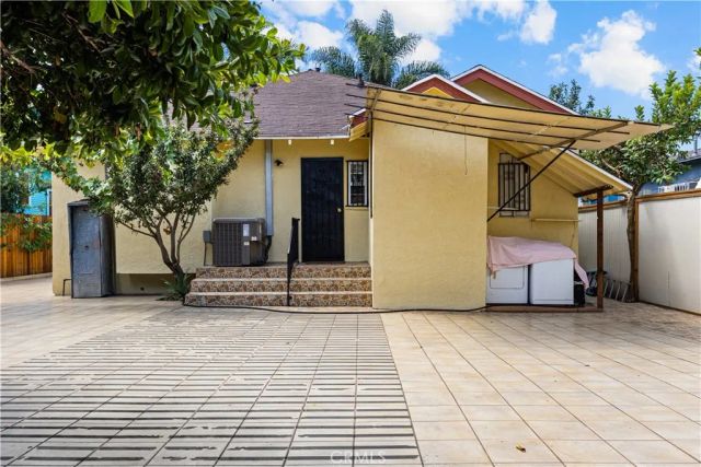 707 W 49th Street, Los Angeles, CA 90037
