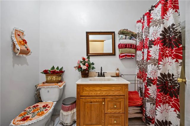 707 W 49th Street, Los Angeles, CA 90037