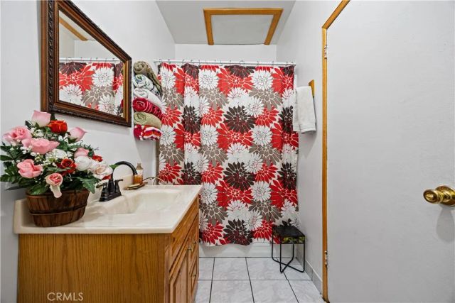 707 W 49th Street, Los Angeles, CA 90037