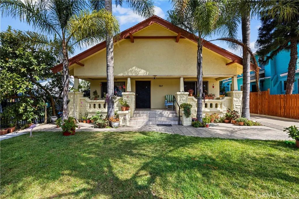 707 W 49th Street, Los Angeles, CA 90037