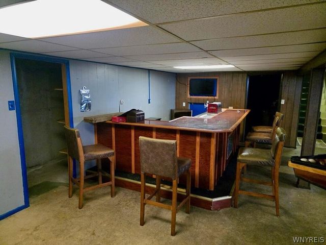 5 Grand Prix Drive, Cheektowaga, NY 14227