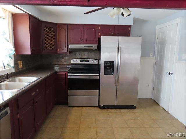 5 Grand Prix Drive, Cheektowaga, NY 14227