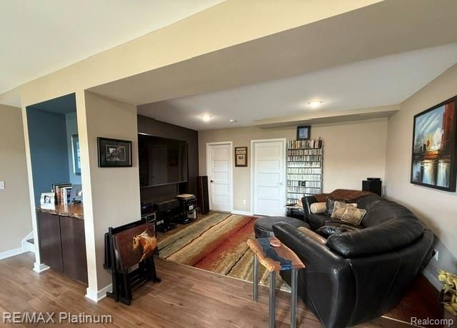 674 Summit Ridge Drive, Milford, MI 48381