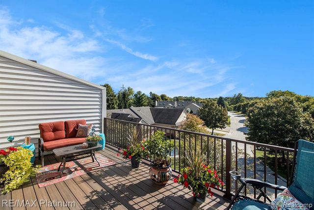 674 Summit Ridge Drive, Milford, MI 48381