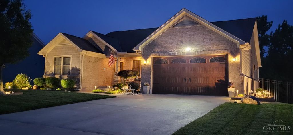 1331 Peregrine Way, Hamilton, OH 45013