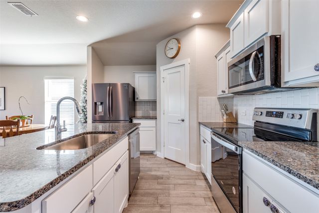 9324 Herringbone Drive, Fort Worth, TX 76131