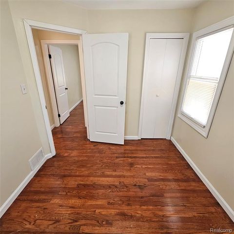34290 Richard Street, Wayne, MI 48184