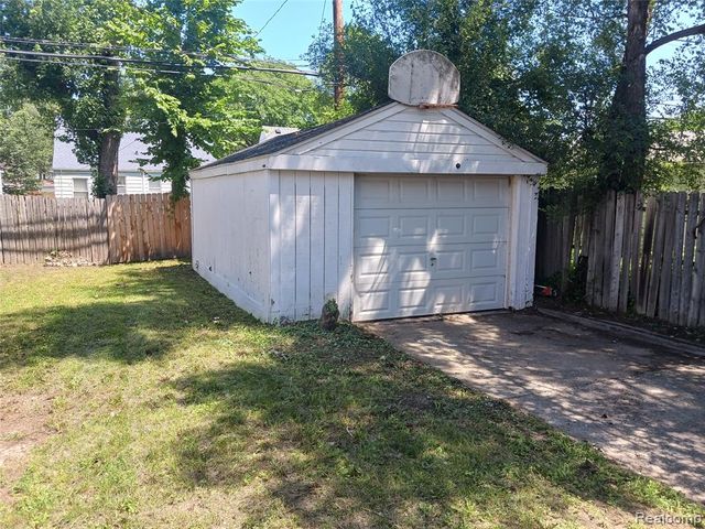 34290 Richard Street, Wayne, MI 48184