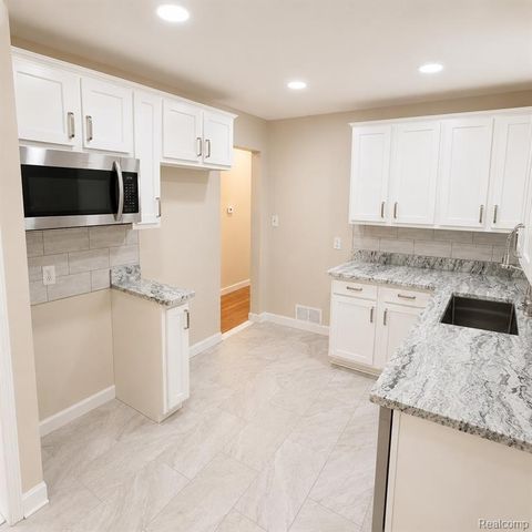 34290 Richard Street, Wayne, MI 48184
