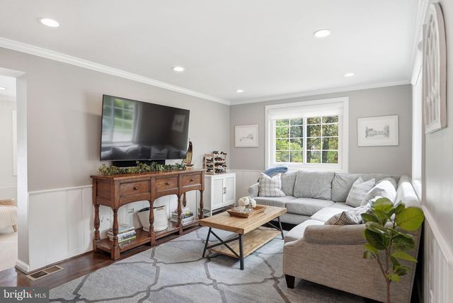 6207 ADELAIDE DR, Bethesda, MD 20817