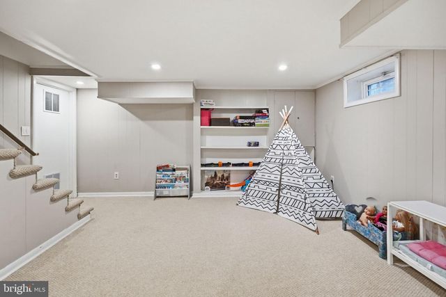 6207 ADELAIDE DR, Bethesda, MD 20817