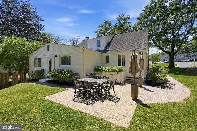 6207 ADELAIDE DR, Bethesda, MD 20817