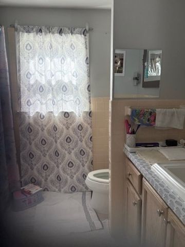 225 Golden Hill Ave, Haverhill, MA 01830