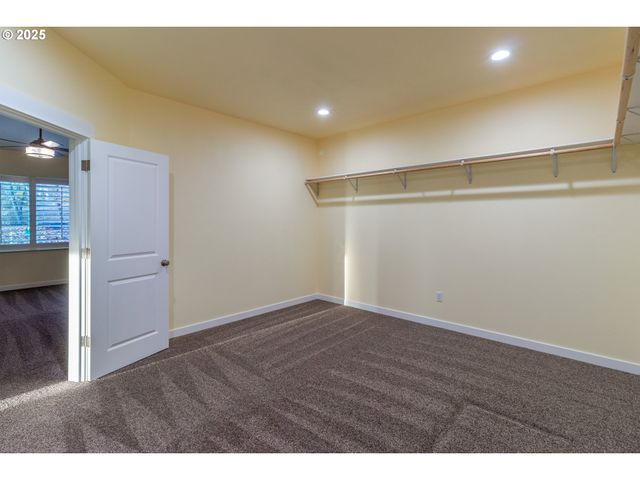 1851 Ne ALAMEDA Ave, Roseburg, OR 97470