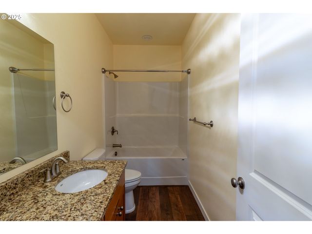 1851 Ne ALAMEDA Ave, Roseburg, OR 97470